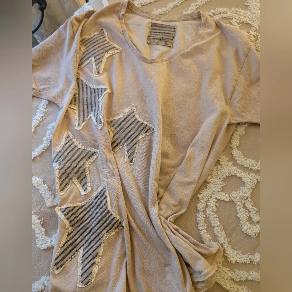 Upcycled tea-dyed tee shirt w stars & lace, Hippie Boho Whimsical HANDMADE ITEM - Picture 5 of 8